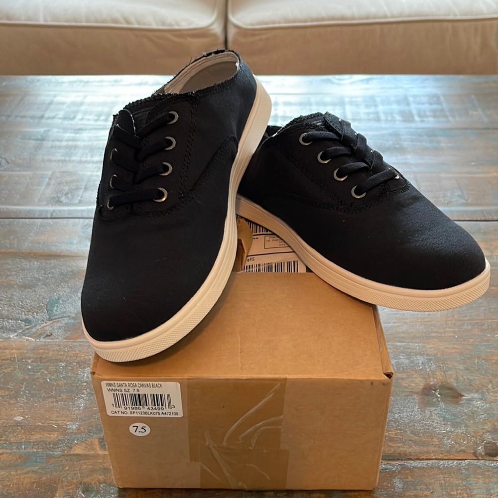 Spenco Santa Rosa black canvas clip on sneaker 7.5